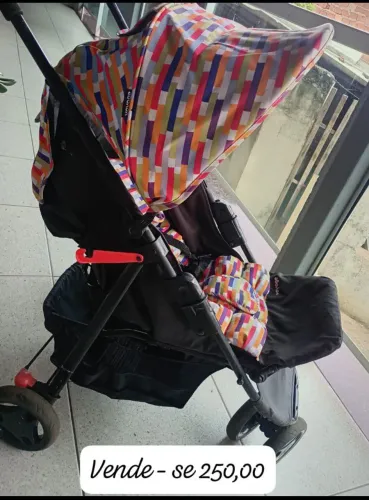 Vende -se carrinho de bebê 