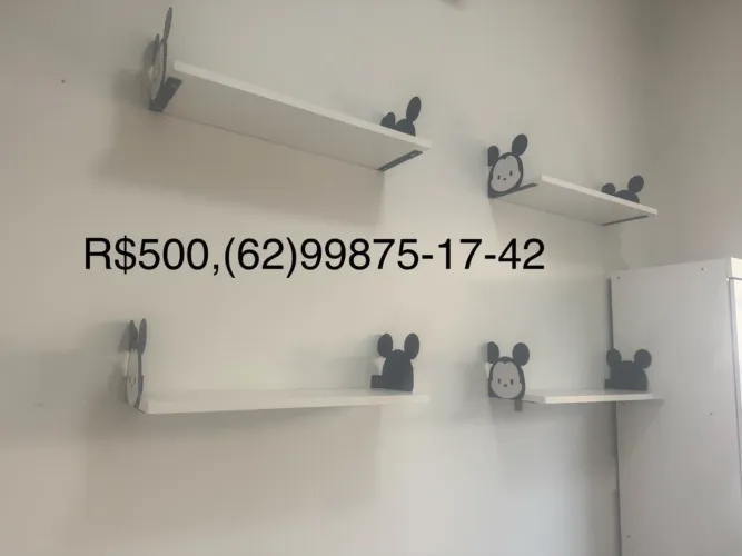 Estante infantil de parede
