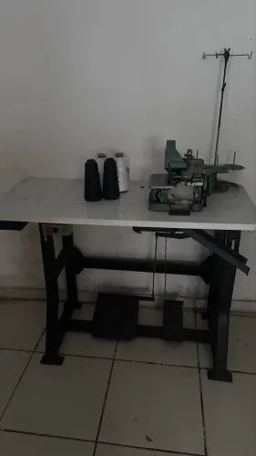 Máquina de costura overloque 