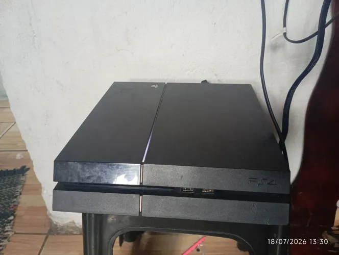 Estou vendendo ps4