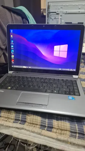Notebook Itautec com Core i5, 6gb ram, hd 320gb e tela de 14 polegadas