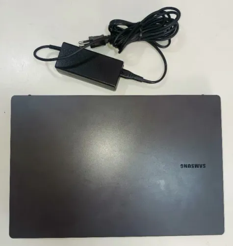 Notebook Samsung Core i5 12ª Geração com 12Gb de Ram Ddr4 + Ssd de 256Gb Seminovo.