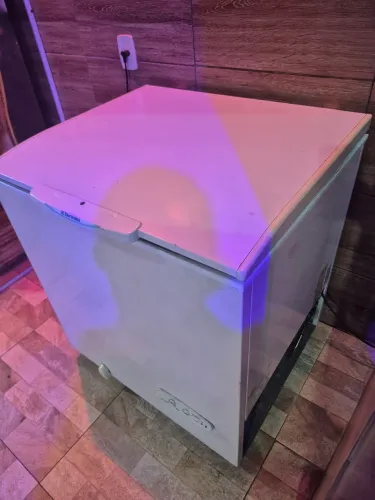 Freezer Horizontal 127v pequeno inteiro 1000.00