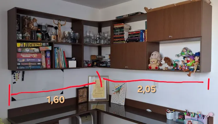 Escrivaninha de estudo com móvel 