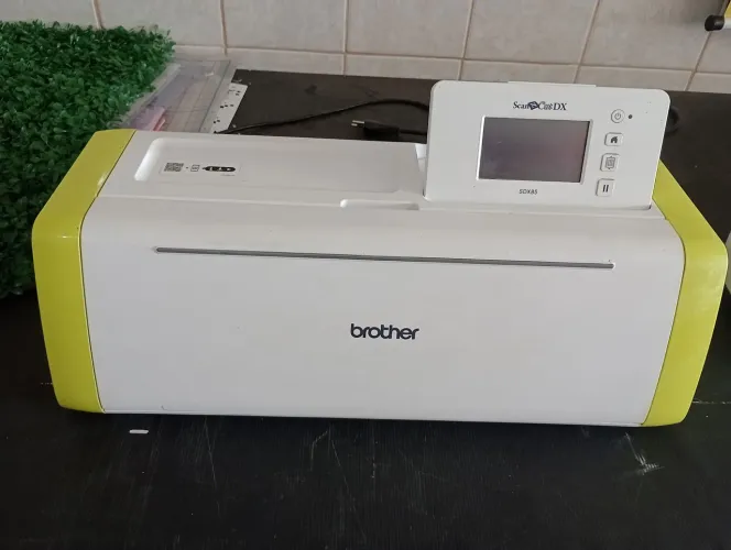 Máquina de corte da scancut sdx85  brother  com lâminas e suporte extra