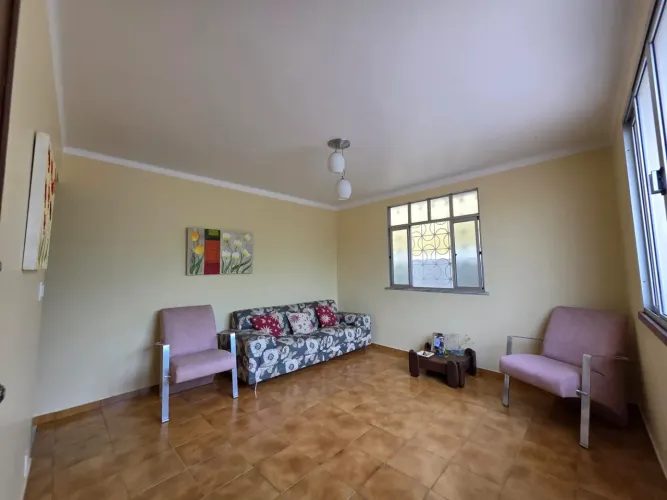 Casa p/ venda na (Avenida Constantino Nery)
