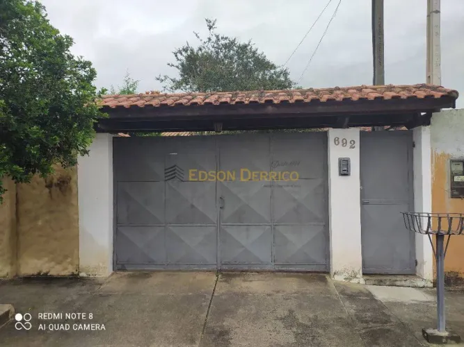 Casa com 3 Quartos à Venda, Centro - Pindamonhangaba