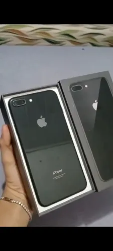 Vendo iPhone 8 plus<br>64gb<br>75%<br>Preto <br>Possui caixa e nota fiscal<br>E só tem um quebra