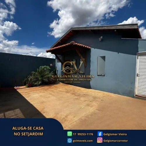 Casa com 2 Quarto(s) e 2 banheiro(s) para Alugar, 200 m² por R$ 2300 / Mês