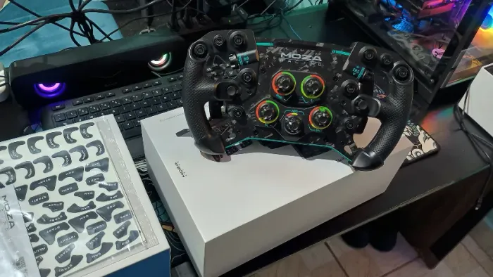 Volante MOZA GS V2 Semi novo, barato pra vender rapido.