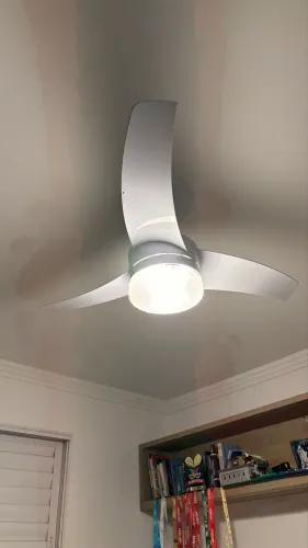 Ventilador de teto com controle remoto