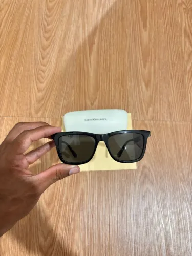 Óculos Calvin Klein