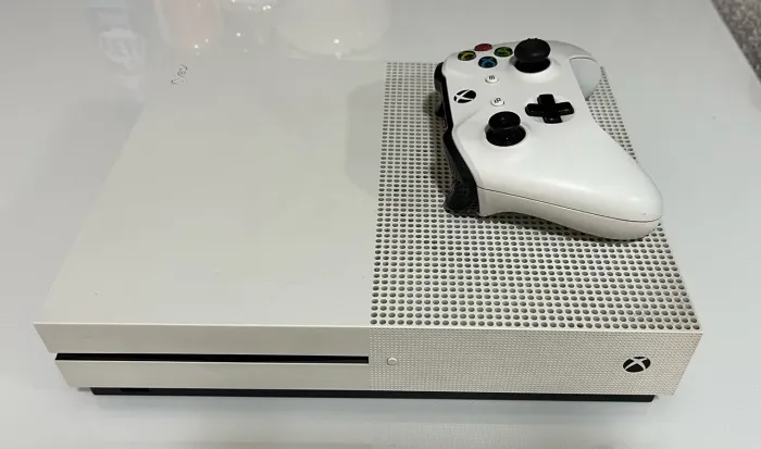 Xbox One S
