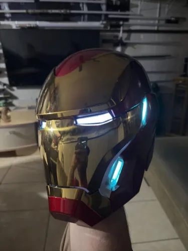 Capacete homem de ferro comando de voz
