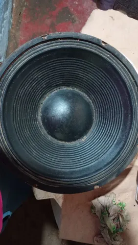 Vendo duas bocas de 15, dois tuítes, duas cornetas