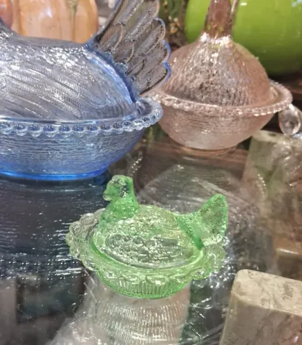 Rara Galinha mantegueira em Miniatura 7x5 perfeito estado de conservação