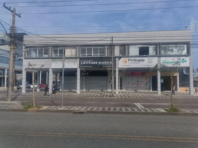 Loja térrea para alugar - R$ 1.990,00 liq / mês + taxas - Pinheirinho- Curitiba/PR.