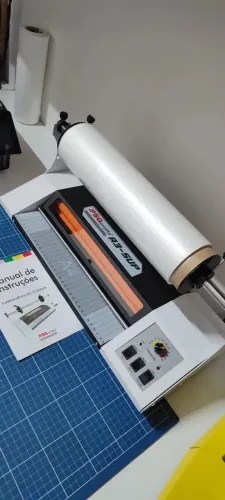 LAMINADORA PROFISSIONAL A3 COM SUPORTE DE BOPP 110W NOVA COM NF