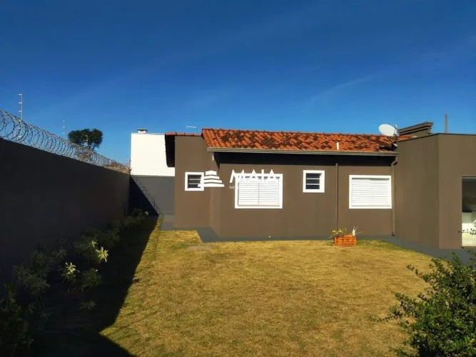 Casa à venda no Condomínio Portal Beija Flor