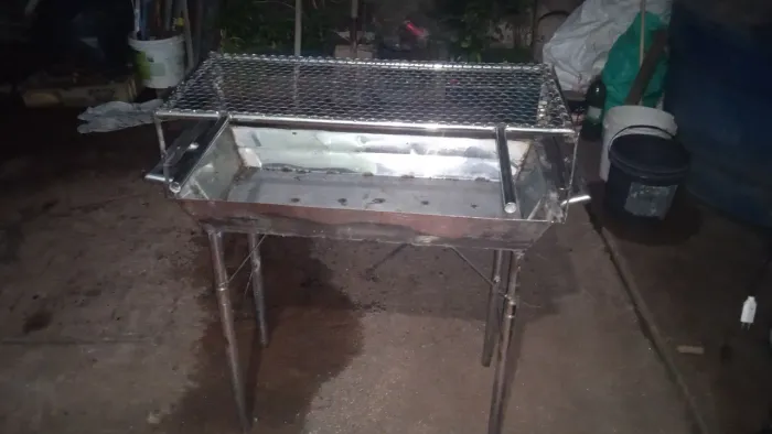 Vendo e faço churrasqueiras por encomenda,nos modelos e tamanhos que o cliente quiser