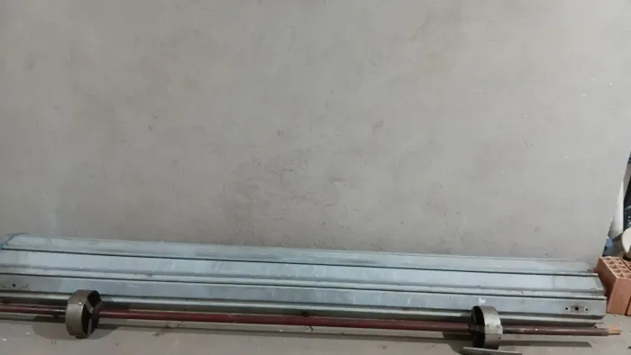 Venda-se porta se aço semi nova