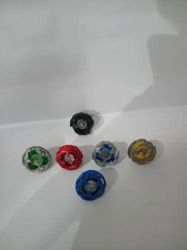 Pião cm novo.
