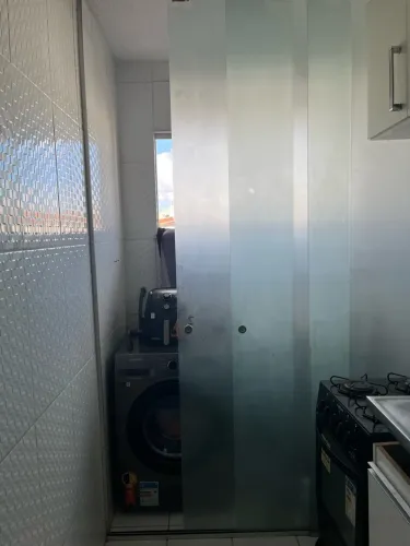 divisoria vidro jateado cozinha e lavanderia