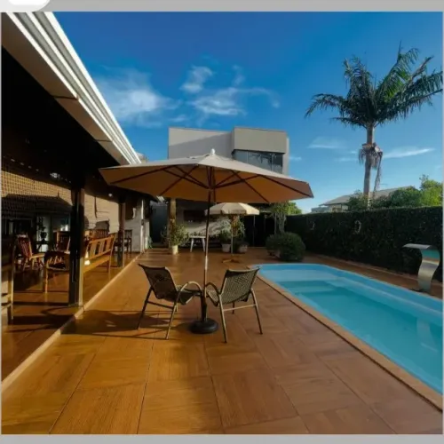Casa em condomínio próximo a Unipar e Clube Comercial.
