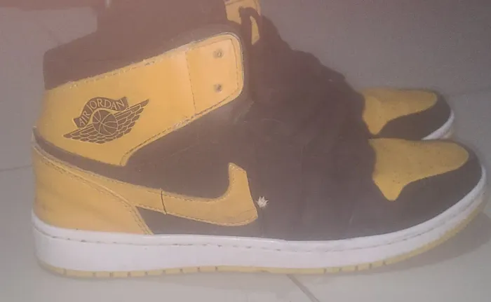 Tenis Nike NBA Jordan Amarelo seminovo c cadarço