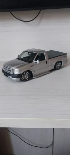 Miniatura F250 1/18 (Nao altero valor)