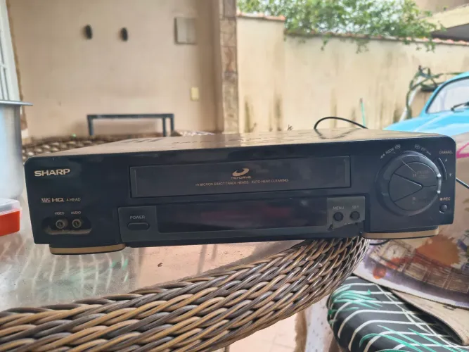 Vídeo cassete SHARP MID-DRIVE.