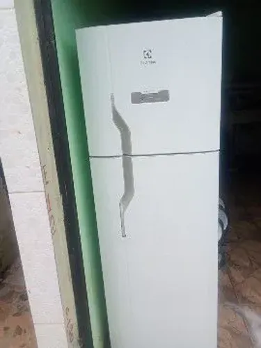 Geladeira Frost Free Electrolux