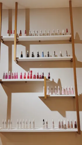 Alugo espaço para Manicures