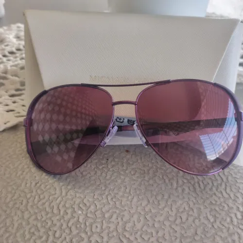 Óculos de Sol, marca Michael Kors, novo, original, unissex, hastes de metal.