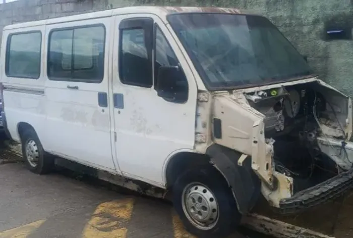 Lataria Ducato teto baixo