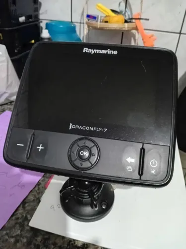 Sonar GPS Raymarine Dragonfly 7 * Nao está ligando * sem transducer e cabo energia