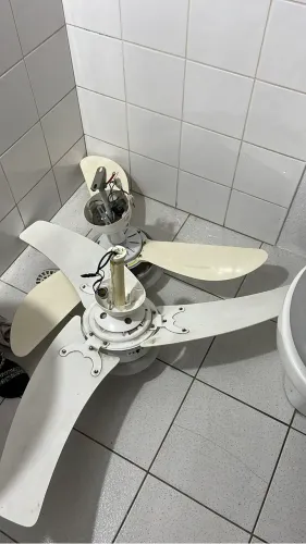 Ventilador de teto com luminária