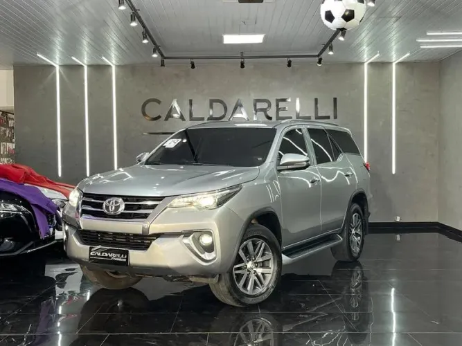 Toyota Hilux SW4 SRX 4X4 2.8 TDI 16V Dies. Aut. 2019