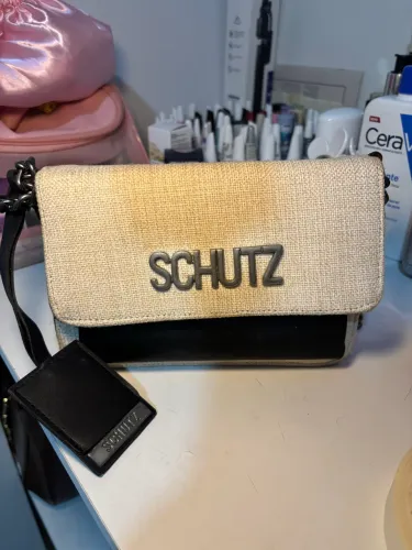 Bolsa Schütz Preta 