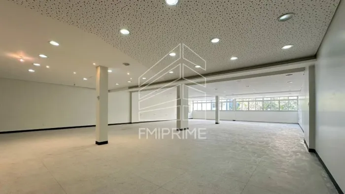 Predio Comercial próximo a 12 de Outubro Lapa