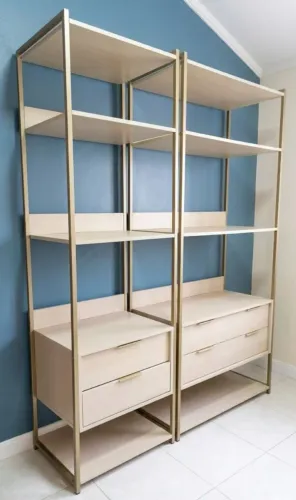 Estante Modular Estilo Industrial (Dourada e Off-White) - Impecável!