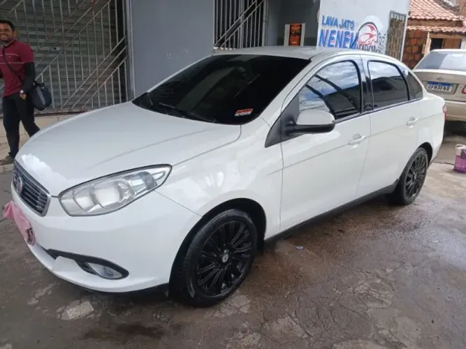 Fiat Grand Siena Essence 1.6 Flex 16V 2017