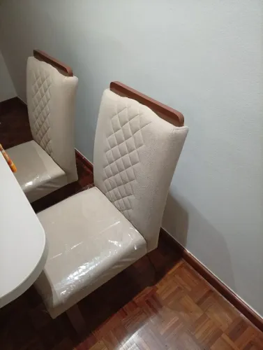 4cadeiras semi novas