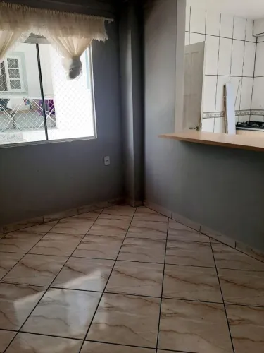 Alugo casa