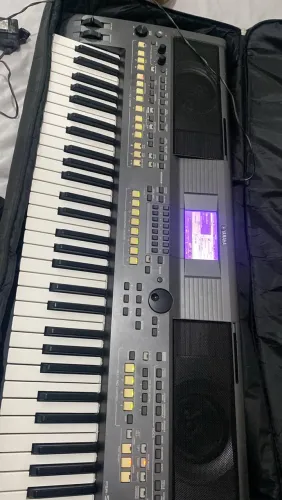 Teclado yamanha 