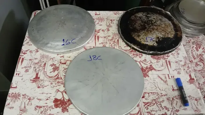 Formas de Pizza Alumínio (25 a 35cm) - Lote com 24 Oportunidade R$10 cada