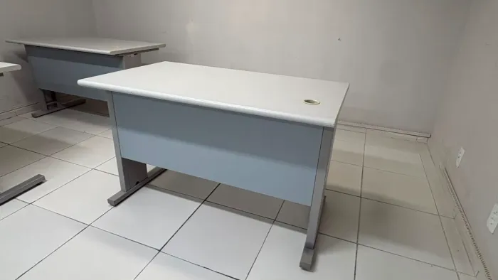 Dois Birôs para escritório ou home office