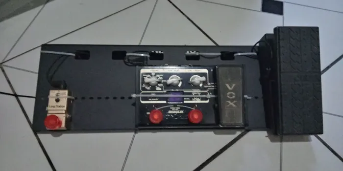 Pedaleira Vox + Wah wah + pedal loop