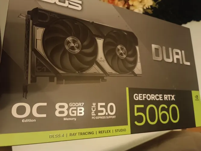 PLACA DE VÍDEO 5060 ASUS GDDR7