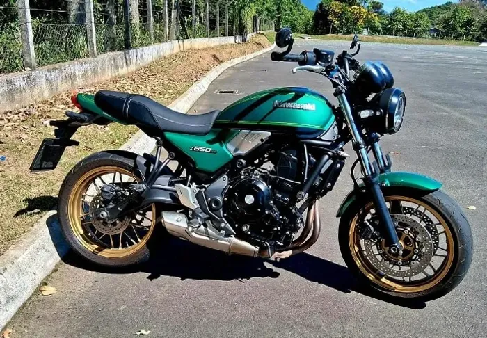 Kawasaki Z650 RS 